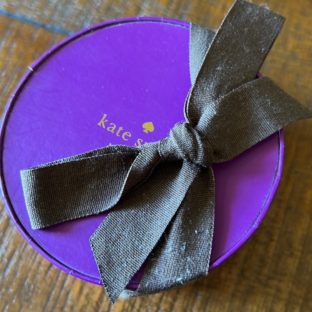 Kate Spade bracelet with gift box and pouch - Picture 9 of 9